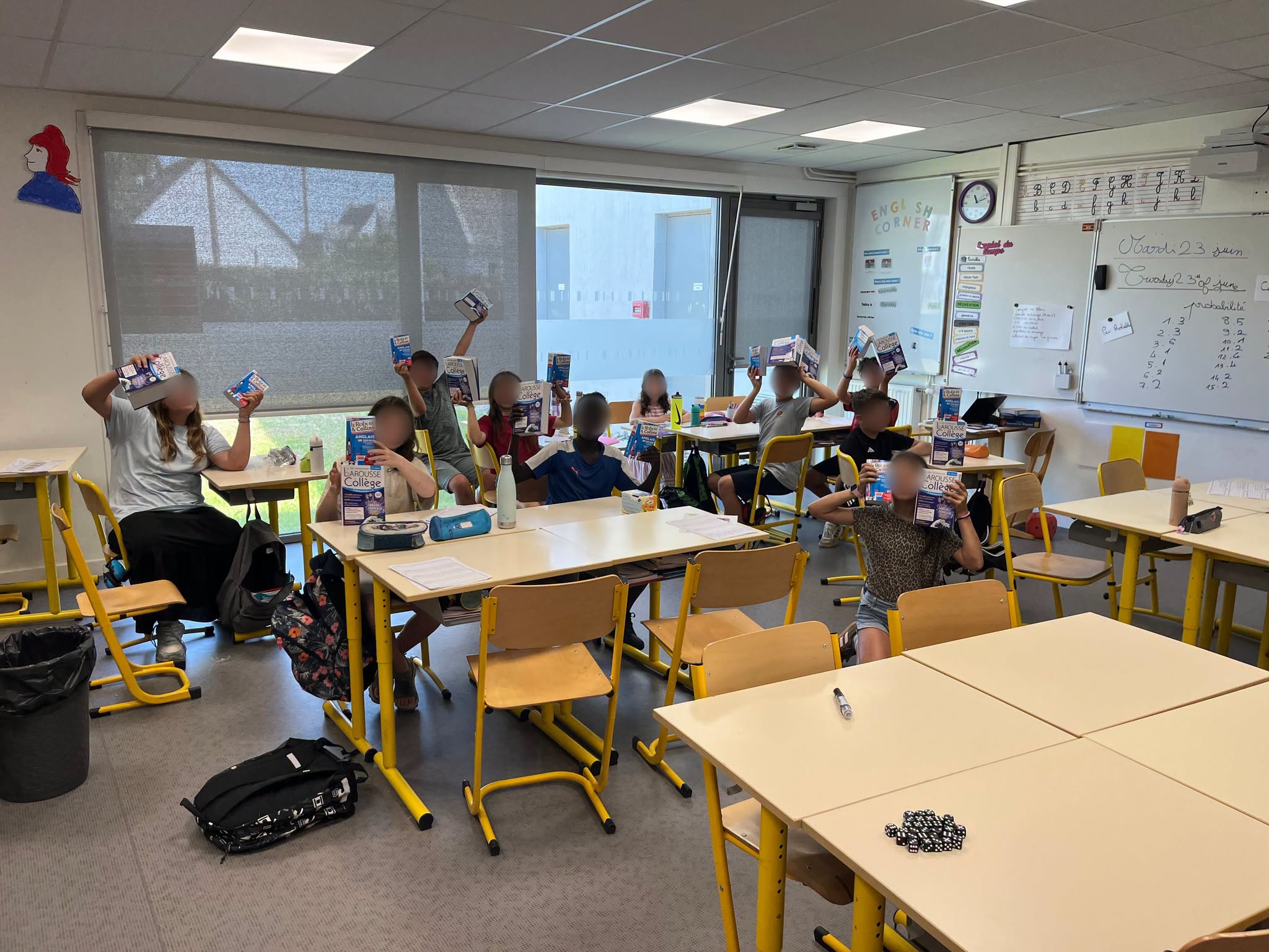 Remise des dictionnaires aux élèves de CM2